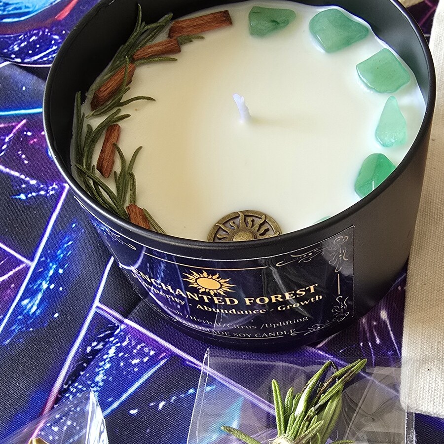 Enchanted Forest ritual bundle candle with green aventurine, sandalwood and rosemary